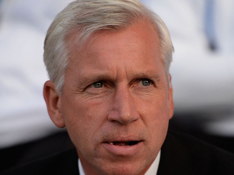 Alan Pardew: Quiet transfer window