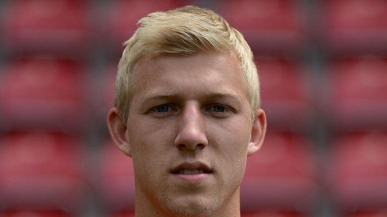 Julian Koch: Mainz defender has suffered a dislocated shoulder