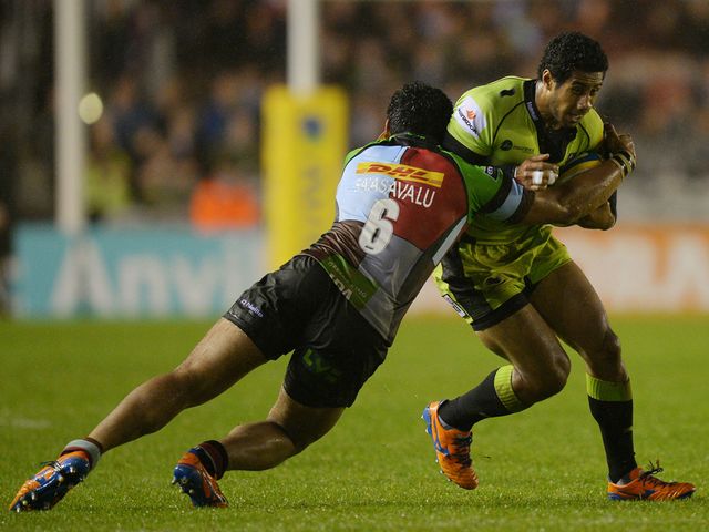 Ken Pisi tackled by Maurie Fa'asavalu