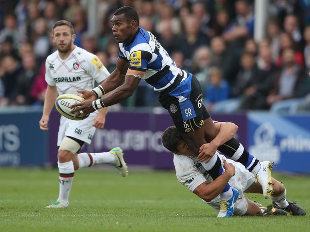Semesa Rokoduguni offloads the ball