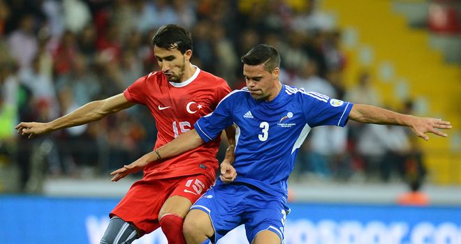 Mehmet Topal: Gets to the ball first