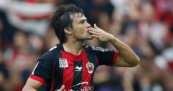 Dario Cvitanich celebrates his opener for Nice