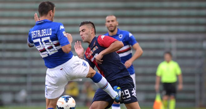 Nicola Murro competes with Daniele Gastaldello.