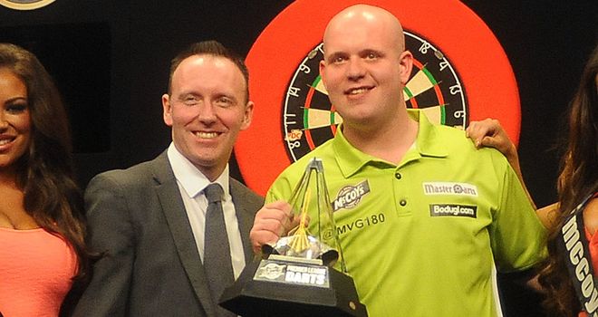 Michael van Gerwen wins the 2013 Premier League
