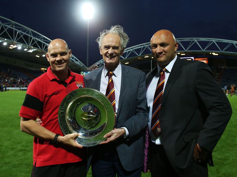 Giants chairman Ken Davy with the league leaders shield