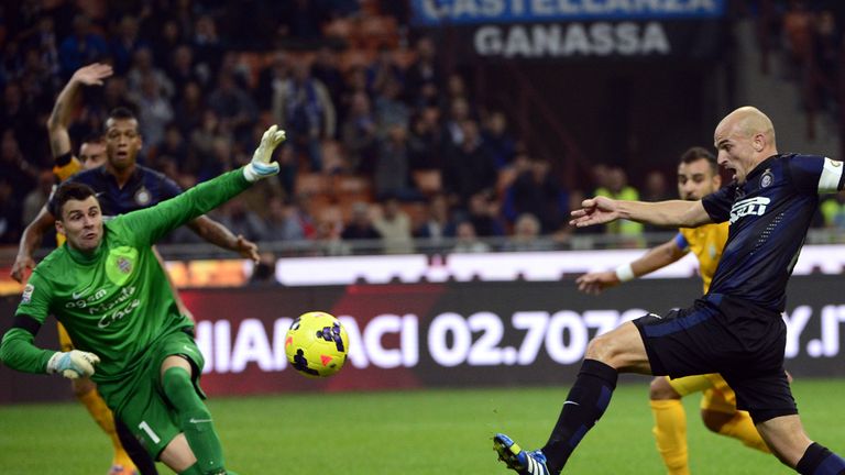 Esteban Cambiasso scoring Inter's third goal
