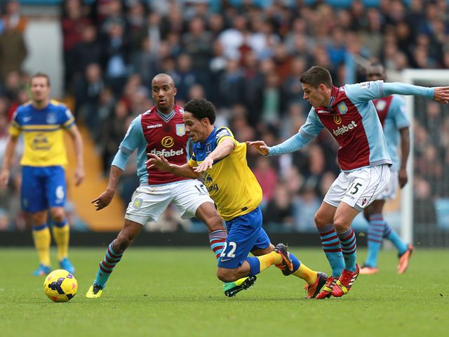 Steven Pienaar takes a tumble.