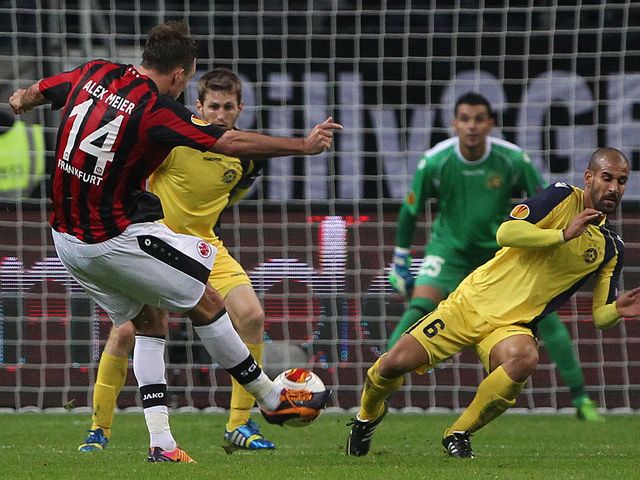 Alexander Meier goes for goal