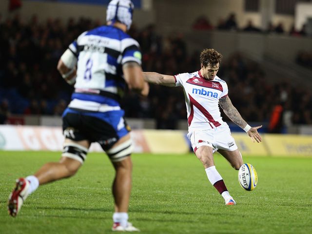 Cipriani kicks a drop-goal for Sale