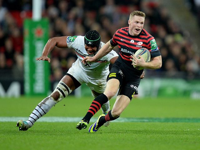 Chris Ashton gets away from Thierry Dusautoir.