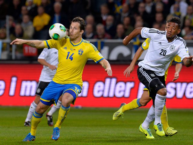 Tobias Hysen shields the ball from Jerome Boateng