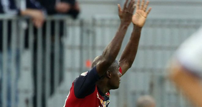 Segundo Ibarbo celebrates for Cagliari