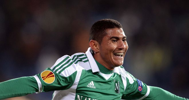 Juninho Quixada: Celebrates for the hosts against Dinamo Zagreb