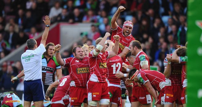 Scarlets celebrate their 33-26 win over Harlequins