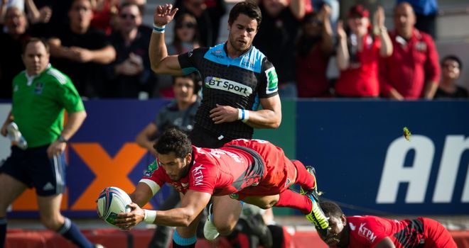 Maxime Mermoz dives over for one of four first-half Toulon tries