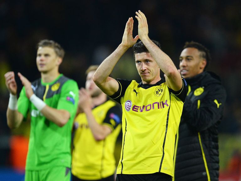Robert Lewandowski celebrates Dortmund's victory