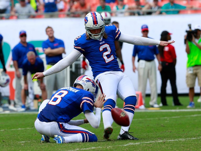Dan Carpenter kicks the winning field goal