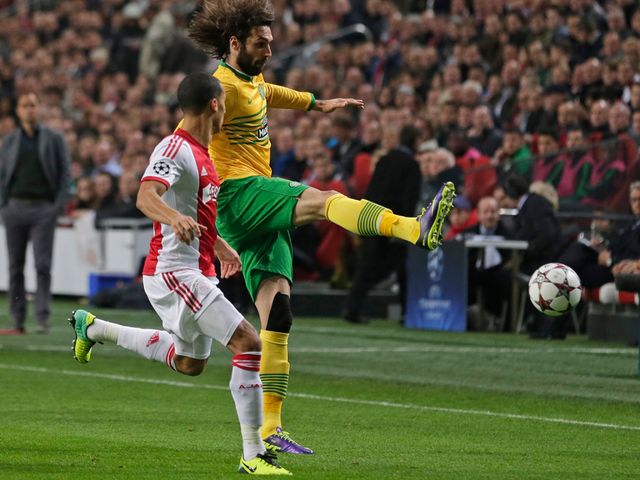 Van Rhijn keeps track of Samaras.