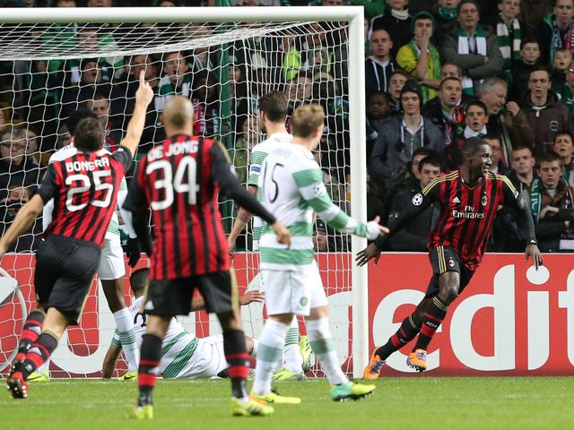 Cristian Zapata scores AC Milan's second goal
