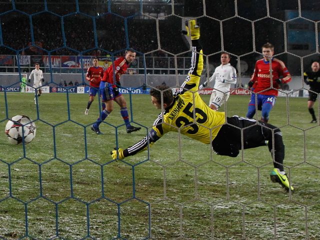 Mario Goetze scores for Bayern Munich