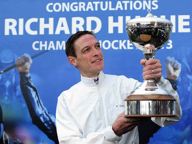 http://e1.365dm.com/13/11/640/Richard-Hughes-champion-jockey-2013-trophy_3033156.jpg?20131109161237