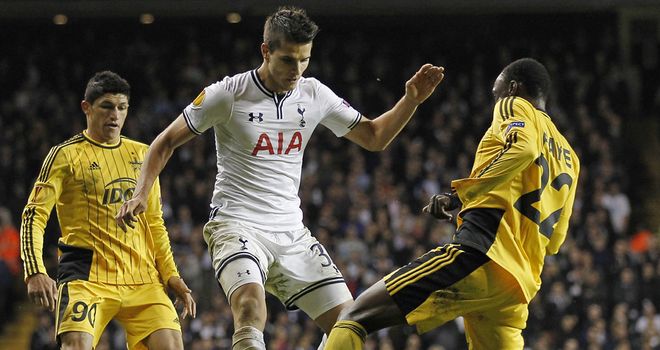 Erik Lamela: His manager is prepared to give him time to settle in London