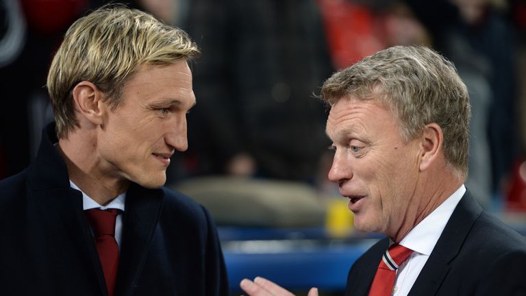 http://e1.365dm.com/13/11/768x432/football-sami-hyypia-david-moyes_3042774.jpg?20131127201749