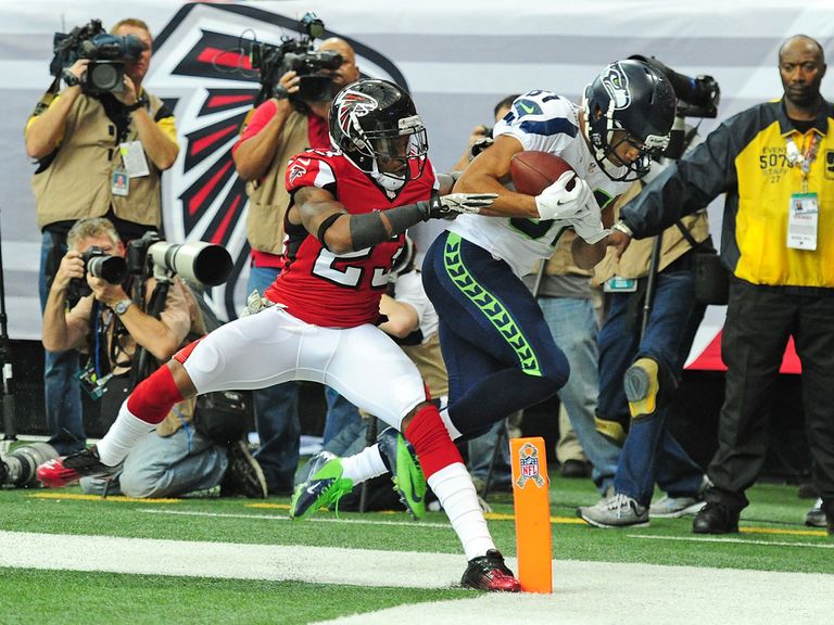 Golden Tate makes a great touchdown grab