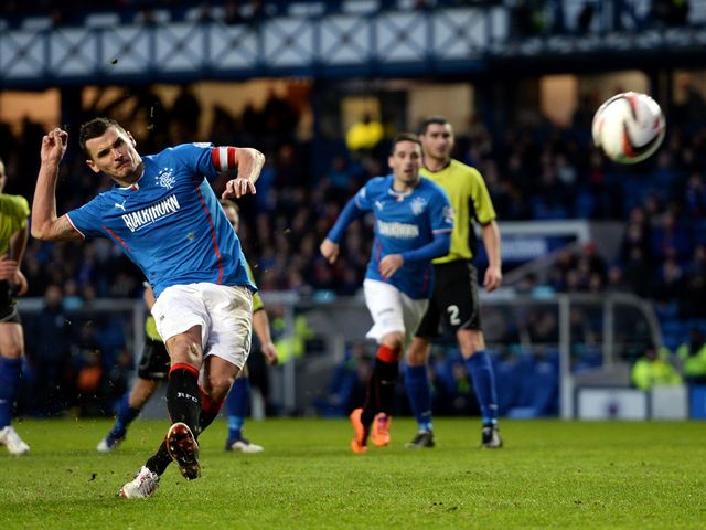 Lee McCulloch scores for Rangers