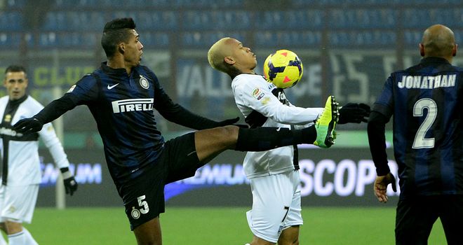Jonathan Biabiany takes control of the ball for Parma