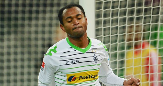 Raffael celebrates his winning goal