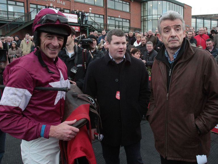 http://e1.365dm.com/13/12/768x576/davy-russell-full_3059735.jpg?20131231181259