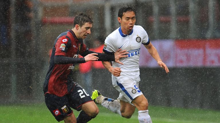 Sime Vrsaljko looks to stop Yuto Nagatomo