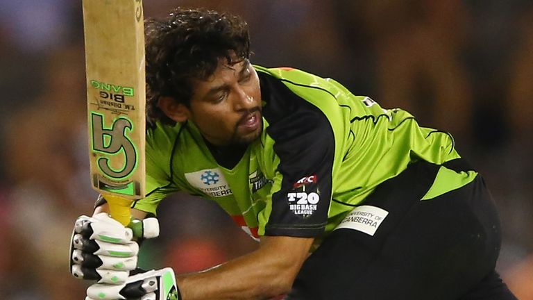 Tillakaratne Dilshan: struck 46 off 29 balls to help power the Thunder to victory
