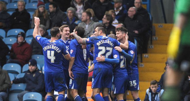 David Nugent (r): Celebrates the winner with his team-mates
