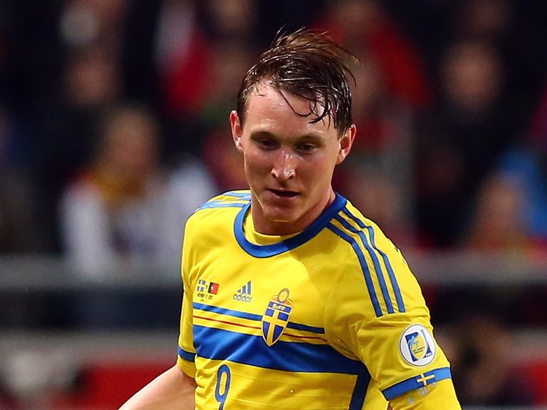 Kim Kallstrom: On loan at Arsenal for the rest of the season