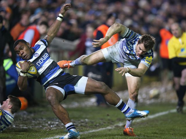 Semesa Rokoduguni and Chris Wyles tangle