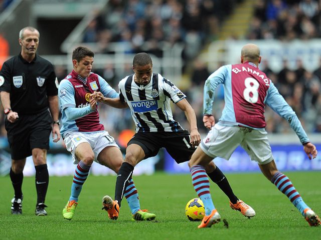 Loic Remy is put under pressure