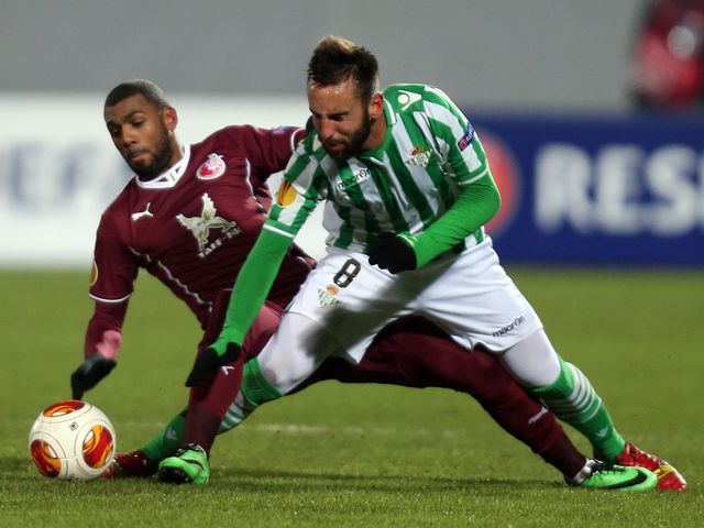 Yann M'Vila and Nono tangle