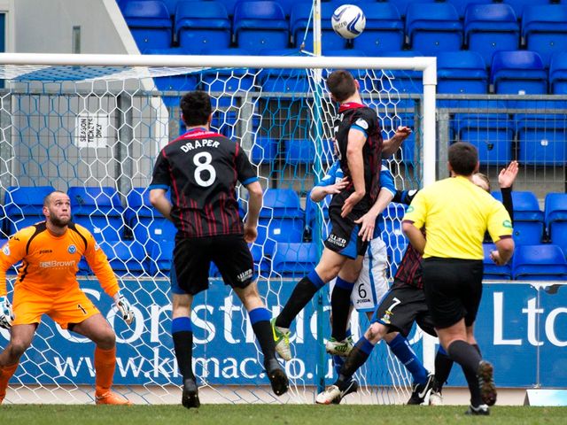 Gary Warren heads home the only goal