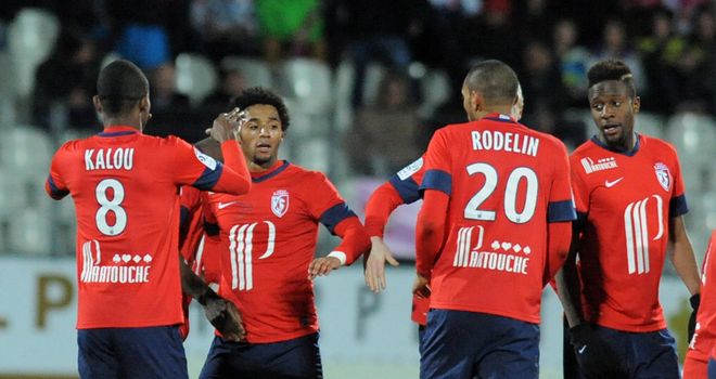 Lille's Ryan Mendes is congratulated
