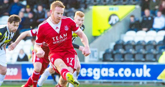 Adam Rooney: Aberdeen striker scores his late penalty against St Mirren