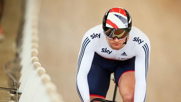 Jason Kenny was beaten 2-0 by Francois Pervis in the men's sprint quarter-finals