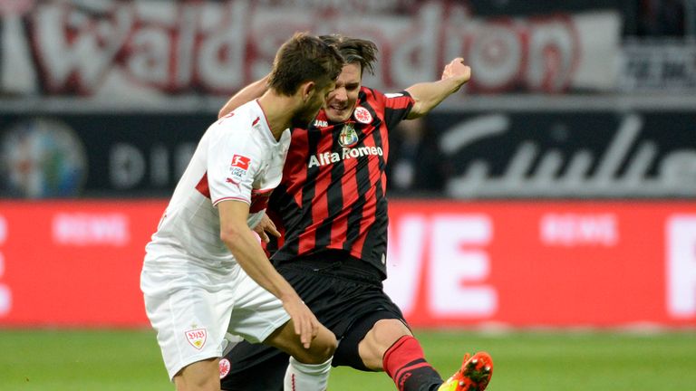 Moritz Leitner can't avoid Alexander Meier