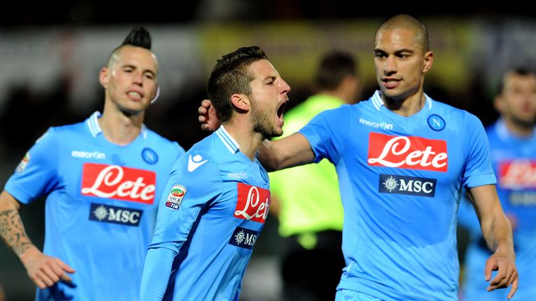 Dries Mertens celebrates his goal