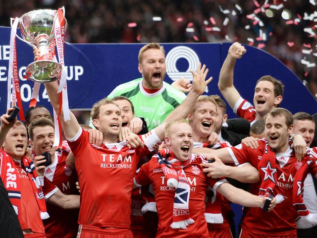 Aberdeen celebrate winning the Scottish League Cup