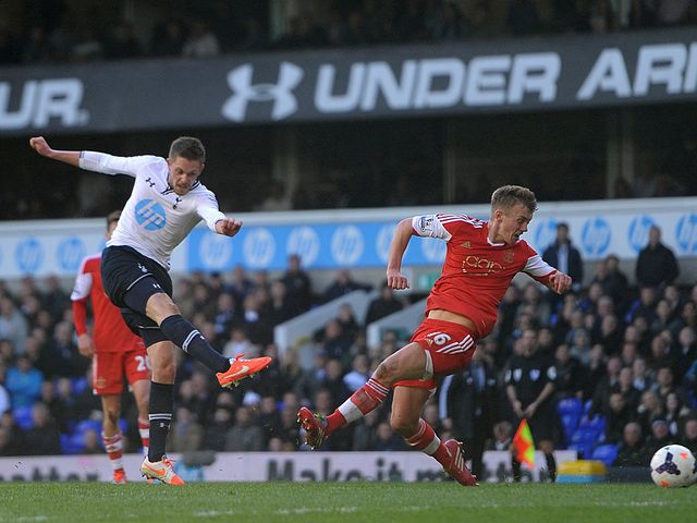 Gylfi Sigurdsson fires home a stoppage-time winner