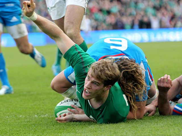 Andrew Trimble scores for Ireland