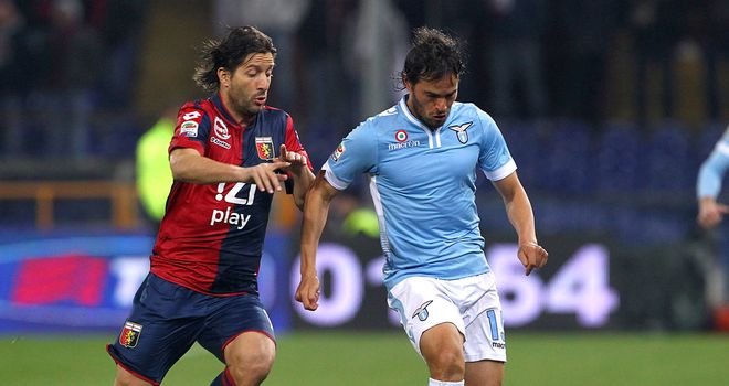 Giuseppe Sculli and Alvaro Gonzalez battle for the ball