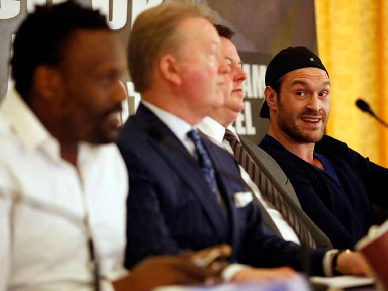 Tyson Fury (r): Set for full fight workout against Carlos Takam